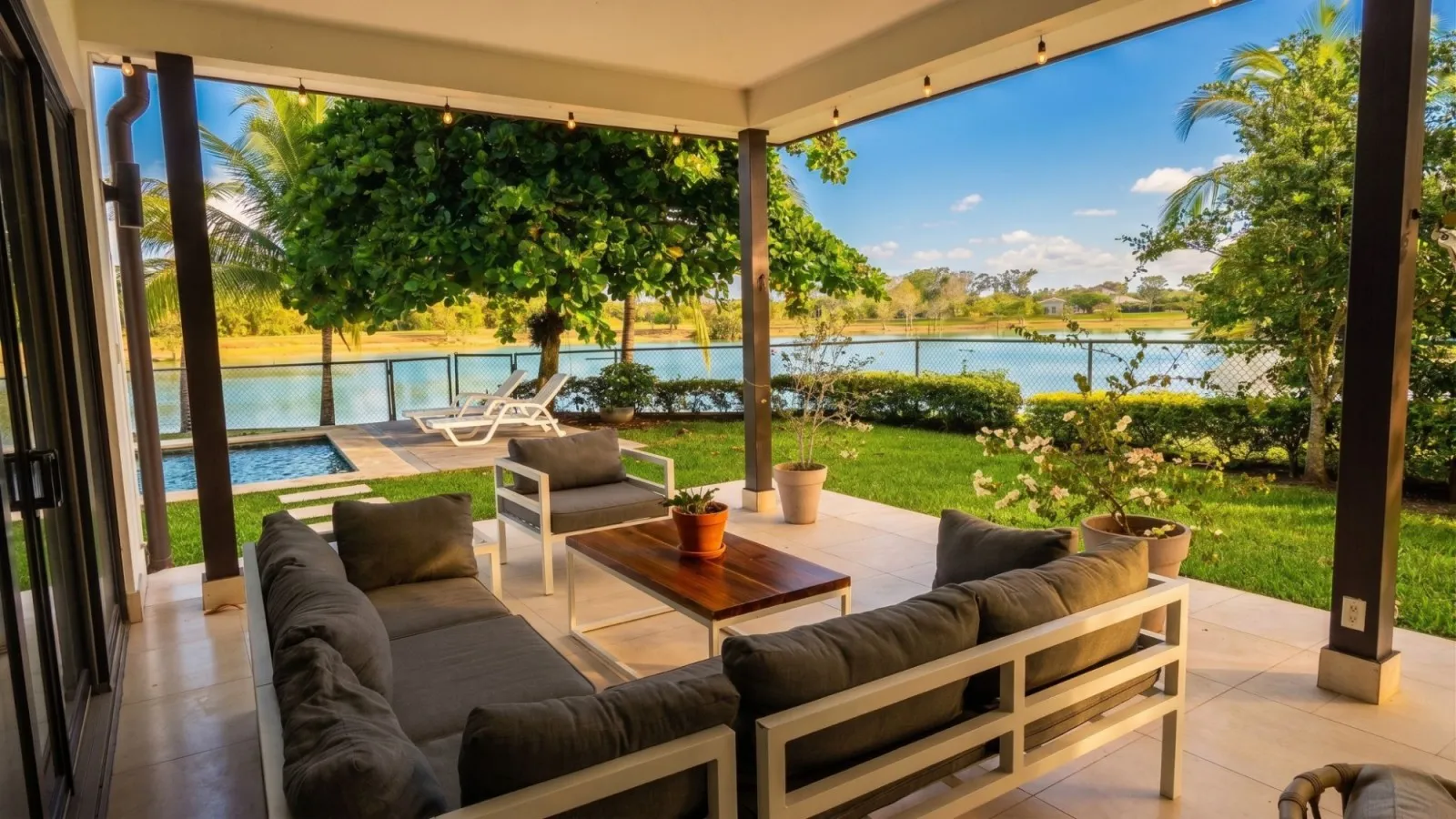 Luminous Lakefront Escape 4BR Laguna House - Long Term Rental